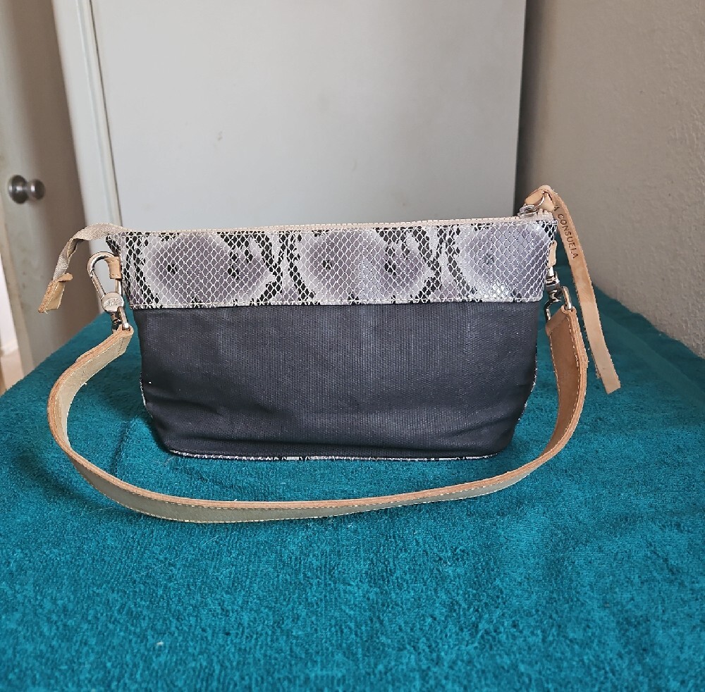 Consuela Flynn Downtown Crossbody Shoulder Bag Retired - Picture 2 of 7
